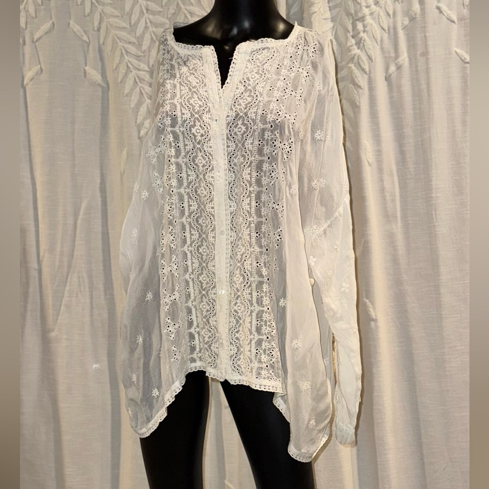Button Top by Johnny Was, Creamy White, XL, 100% Cupra Rayon, made in China.